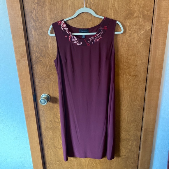 2-Piece Formal Flattering Ensemble - Picture 3 of 3